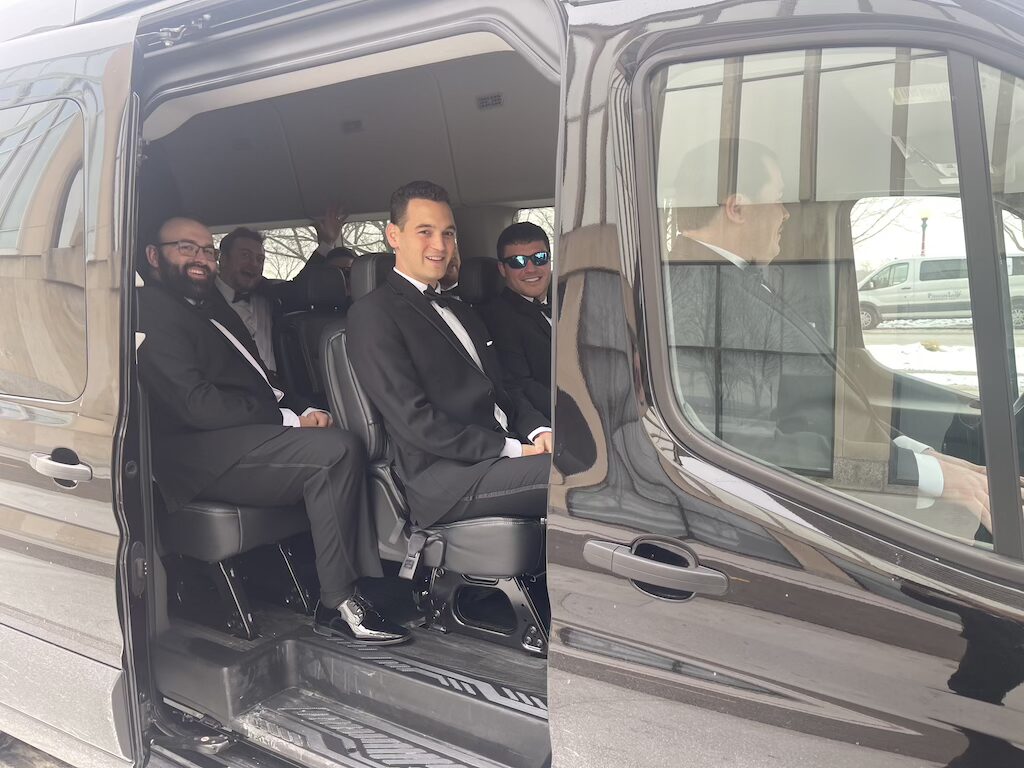153 Limousine Service Minneapolis MN Black Tie Limo