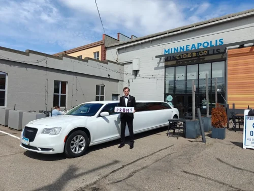 196-Limousine-Service-Minneapolis-MN